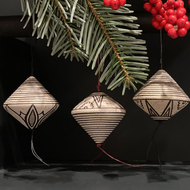 Ceramic spinning top – ornament